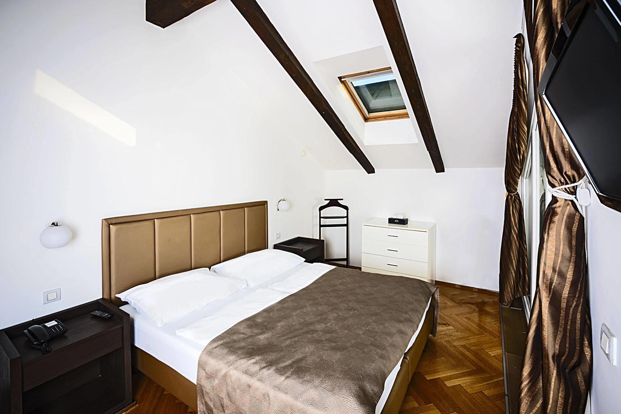 Deminka Palace 4* Praha