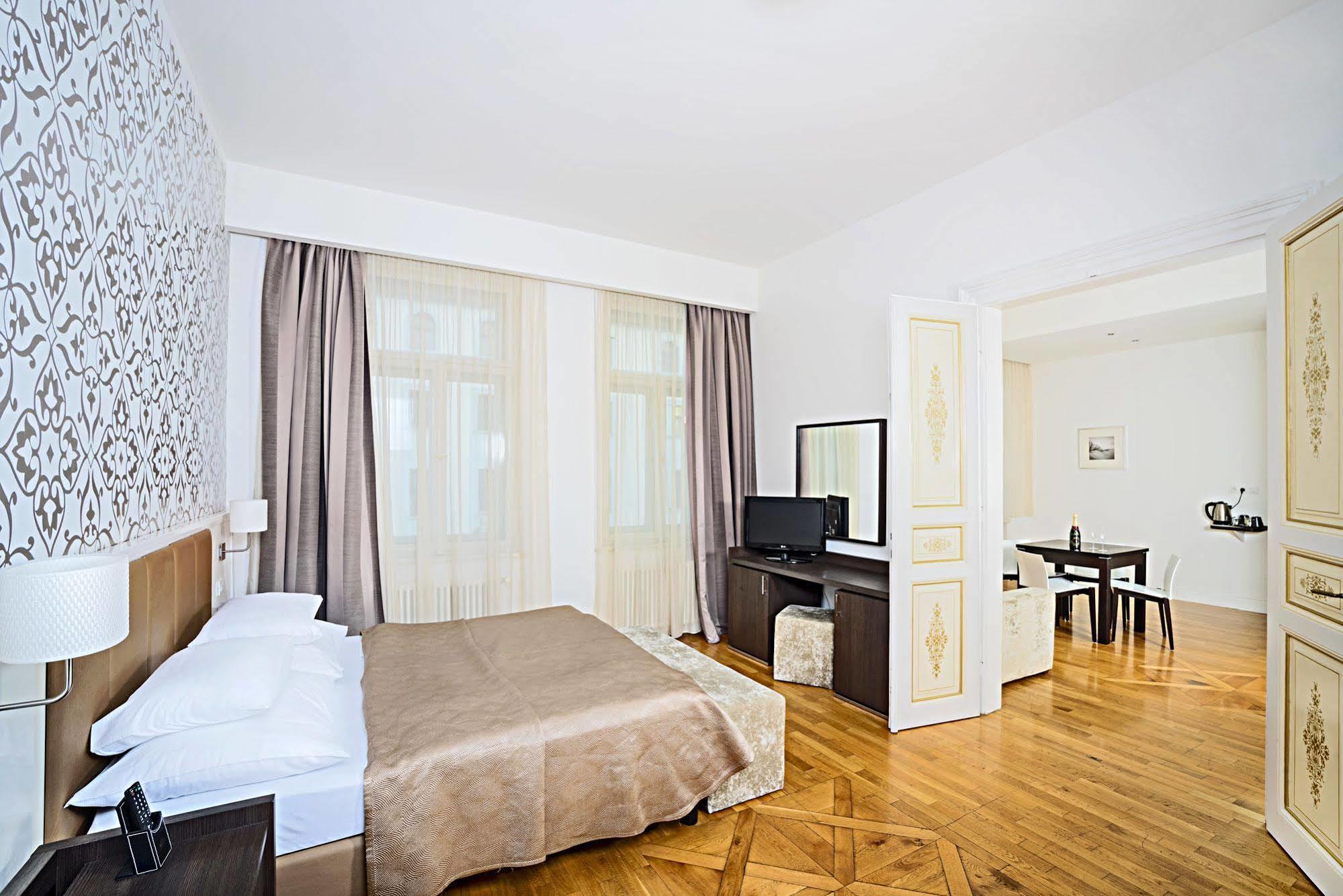 Deminka Palace 4* Praga